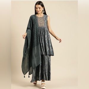 Anuok Kurti set